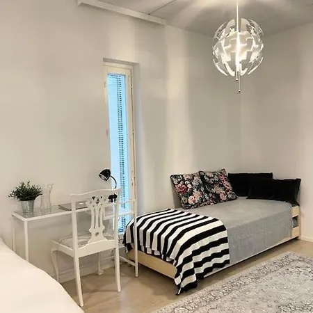 City Island Studio Apartment, 4 Beds, Street Parking, 3km To City Center, Bus Stop 200m Apartmán Helsinky