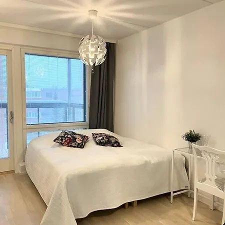 アパート City Island Studio Apartment, 4 Beds, Street Parking, 3km To City Center, Bus Stop 200m ヘルシンキ