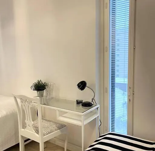 City Island Studio Apartment, 4 Beds, Street Parking, 3km To City Center, Bus Stop 200m Apartment *