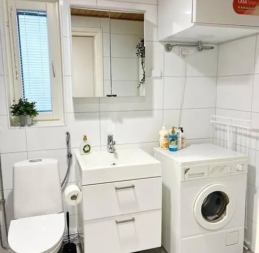 City Island Studio Apartment, 4 Beds, Street Parking, 3km To City Center, Bus Stop 200m