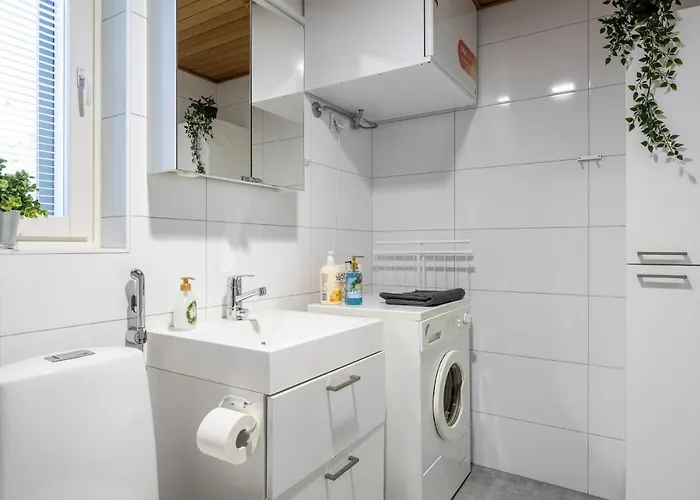 City Island Studio Apartment, 4 Beds, Street Parking, 3km To City Center, Bus Stop 200m Apartamento *