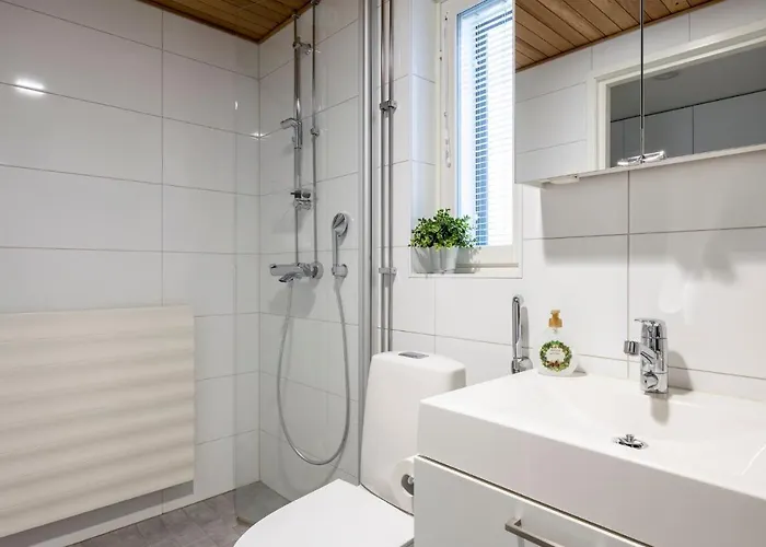 Apartment City Island Studio Apartment, 4 Beds, Street Parking, 3km To City Center, Bus Stop 200m