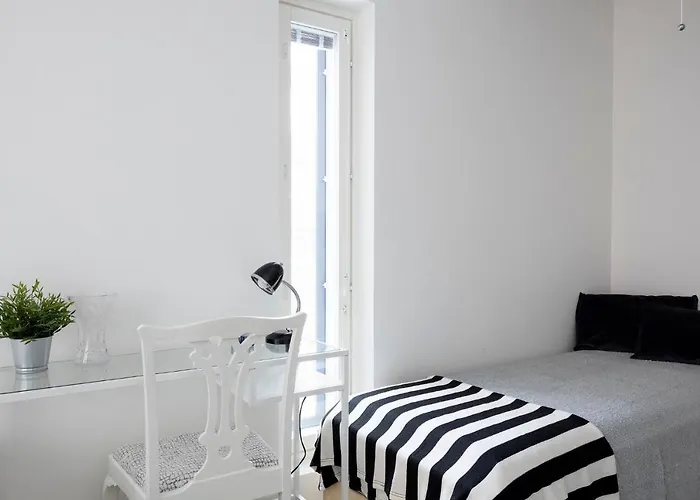 Apartment City Island Studio Apartment, 4 Beds, Street Parking, 3km To City Center, Bus Stop 200m Helsinki