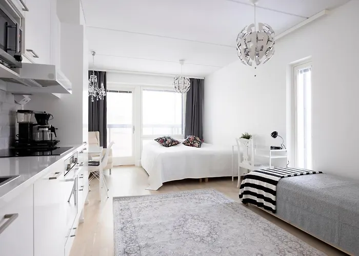 Apartment City Island Studio Apartment, 4 Beds, Street Parking, 3km To City Center, Bus Stop 200m *