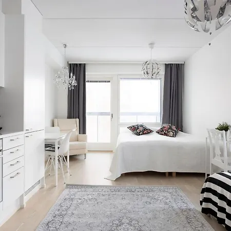 City Island Studio Apartment, 4 Beds, Street Parking, 3km To City Center, Bus Stop 200m