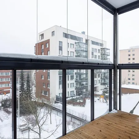 Appartamento City Island Studio Apartment, 4 Beds, Street Parking, 3km To City Center, Bus Stop 200m Helsinki